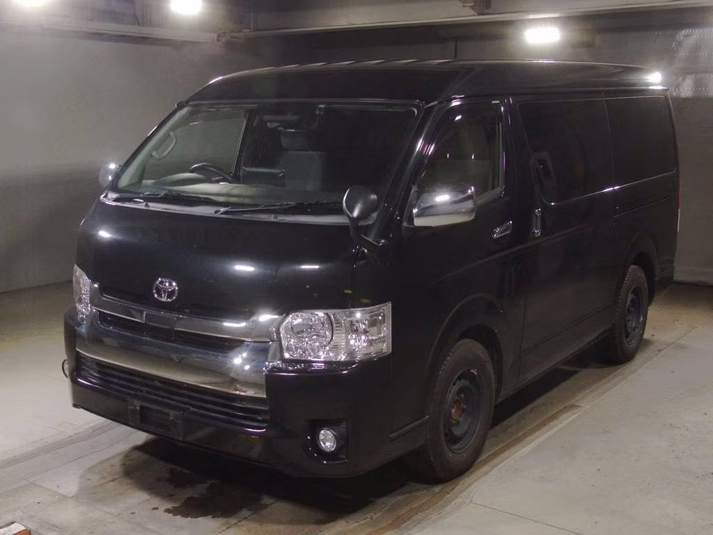 TOYOTA HIACE