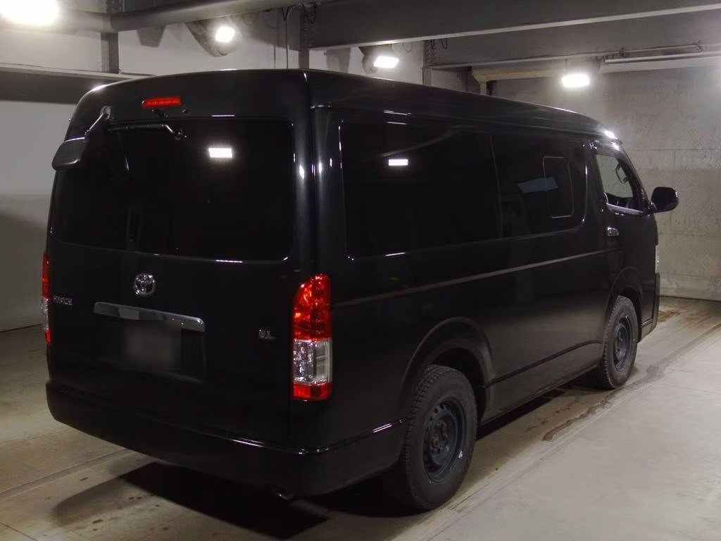 TOYOTA HIACE