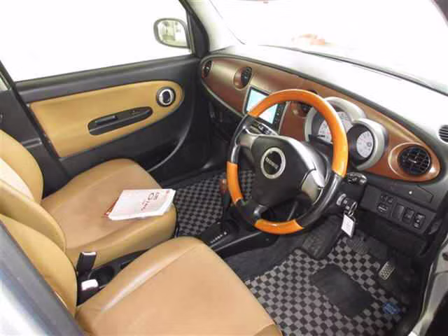 DAIHATSU MIRA GINO