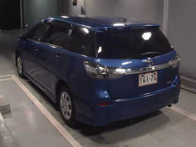 TOYOTA WISH