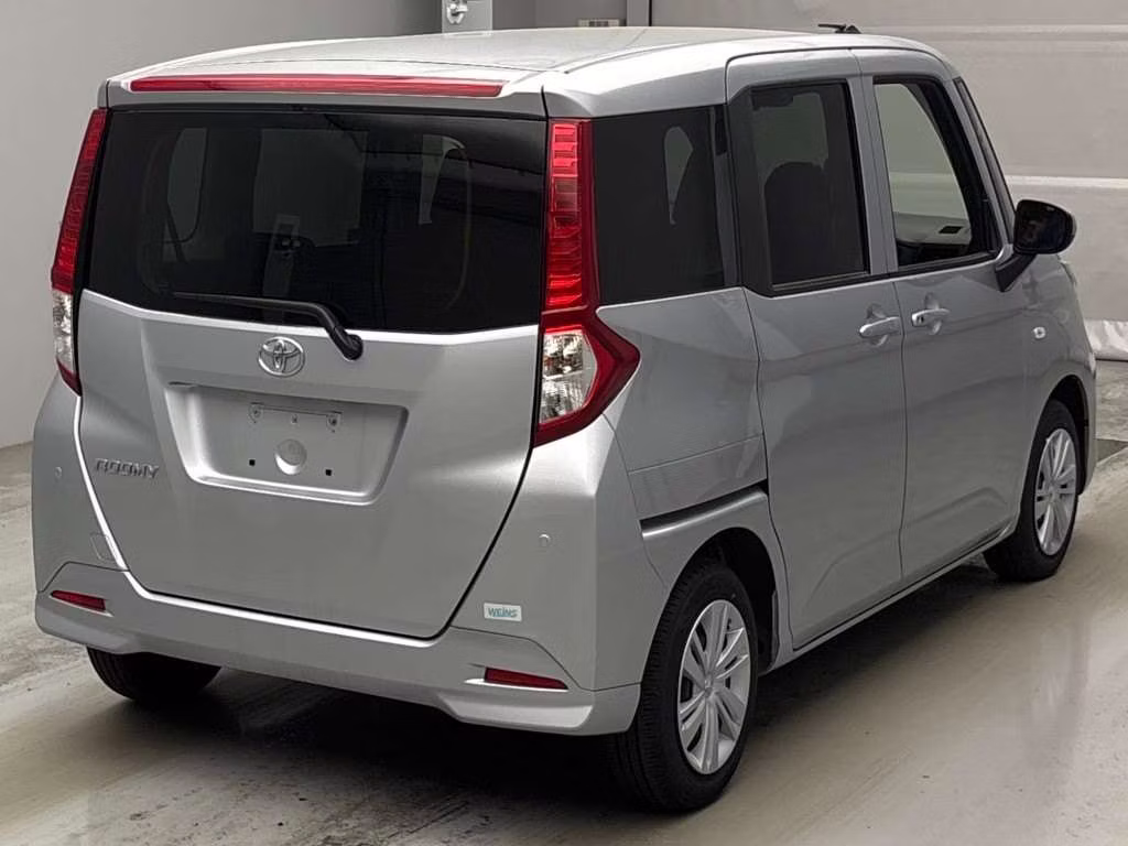 TOYOTA ROOMY