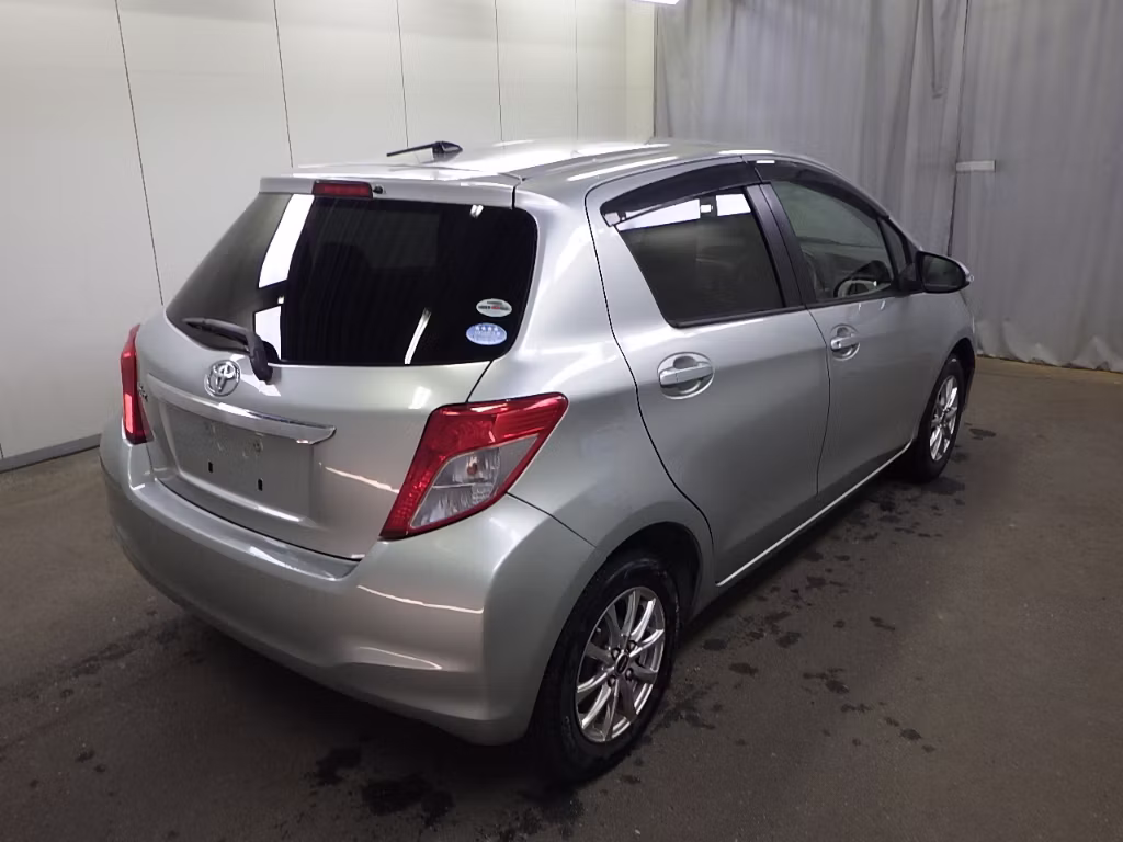 TOYOTA VITZ
