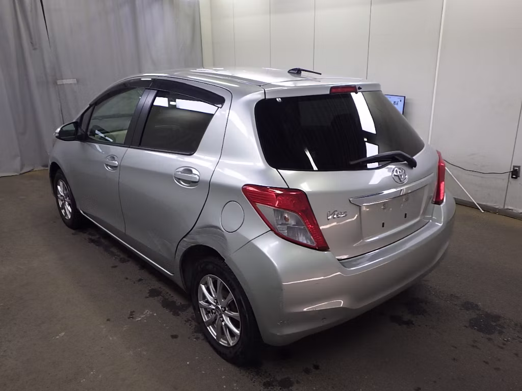 TOYOTA VITZ
