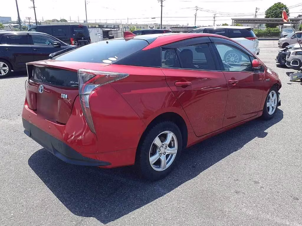 TOYOTA PRIUS