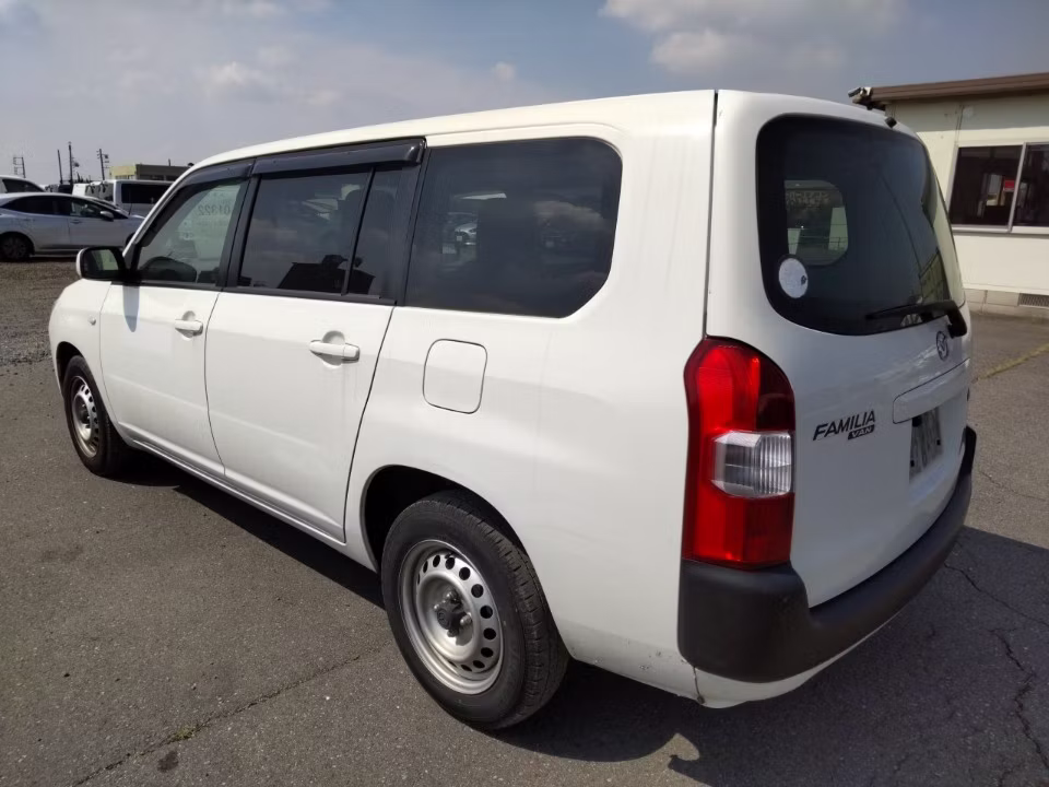MAZDA FAMILIA