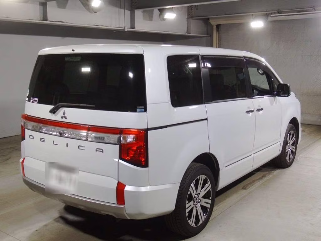 MITSUBISHI DELICA D:5