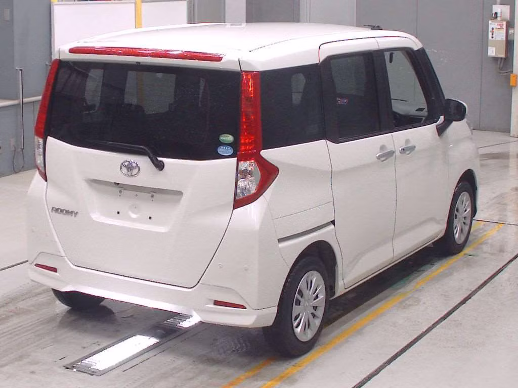 TOYOTA ROOMY