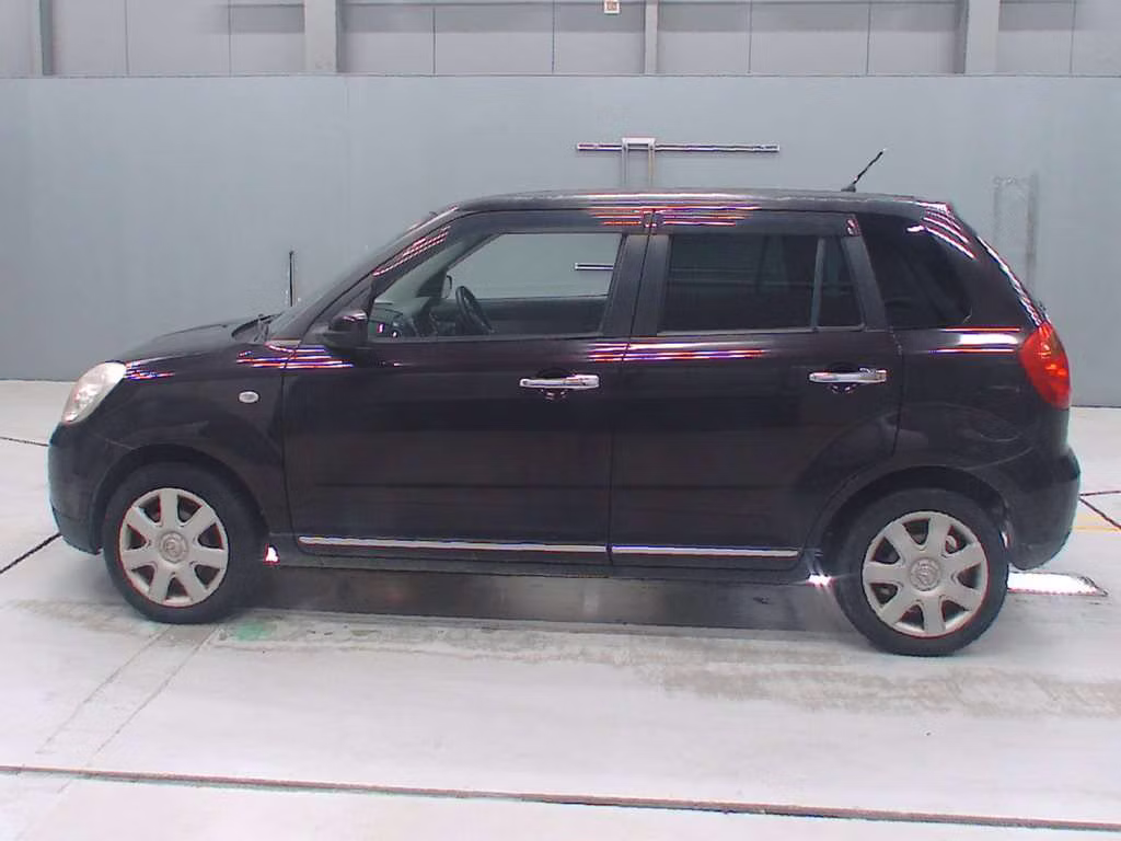 MAZDA VERISA