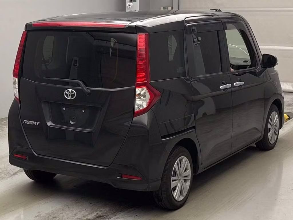 TOYOTA ROOMY