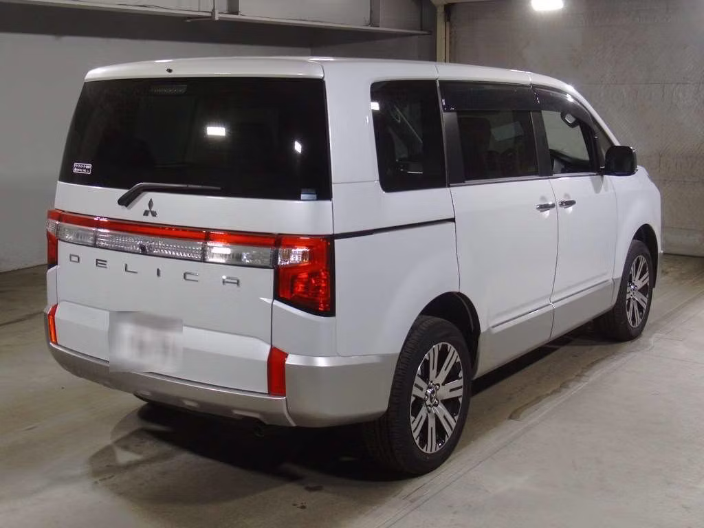 MITSUBISHI DELICA D:5