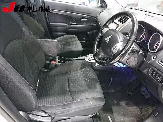 MITSUBISHI RVR