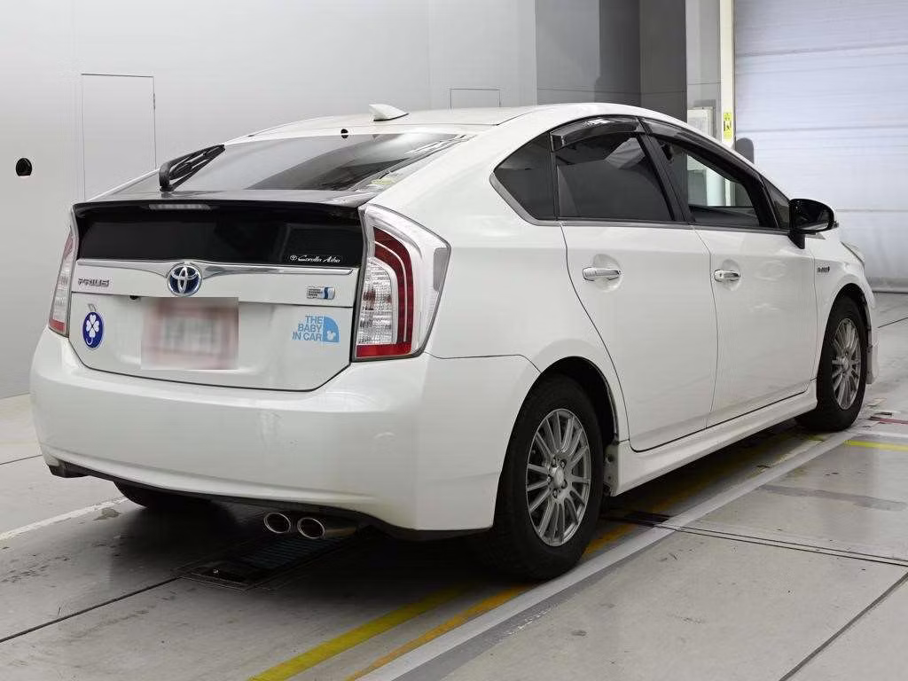 TOYOTA PRIUS