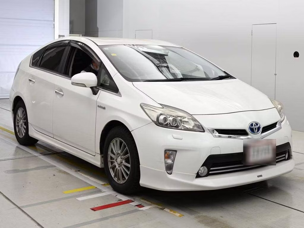 TOYOTA PRIUS