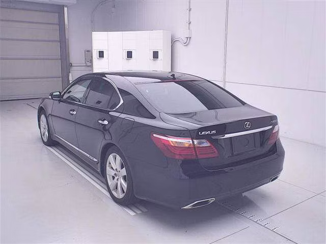 LEXUS LS600H