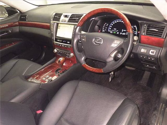 LEXUS LS600H
