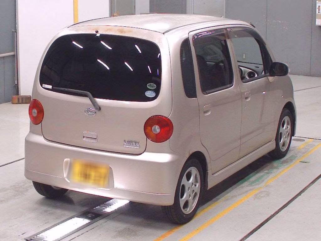 DAIHATSU MOVE LATTE