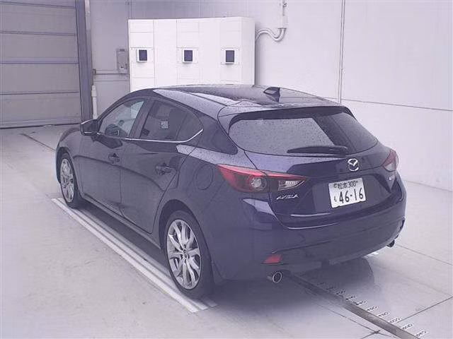 MAZDA AXELA