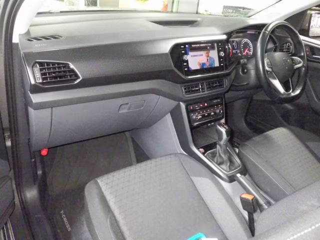 VOLKSWAGEN T-CROSS