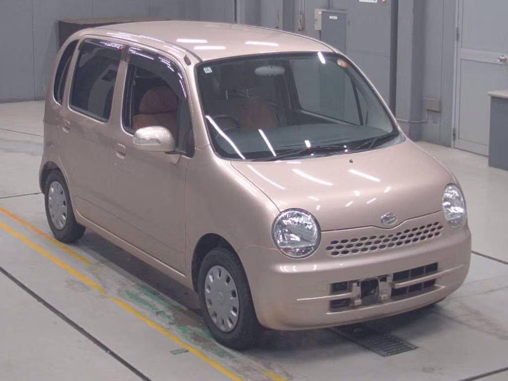 DAIHATSU MOVE LATTE