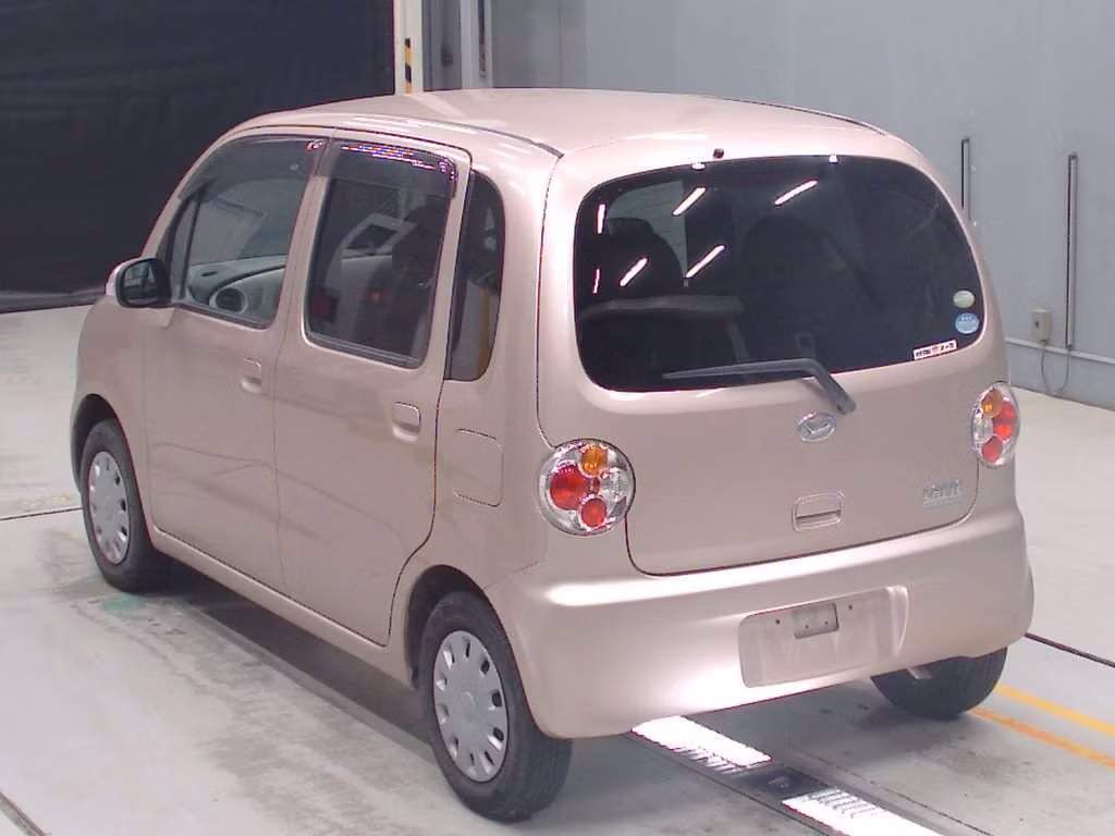 DAIHATSU MOVE LATTE
