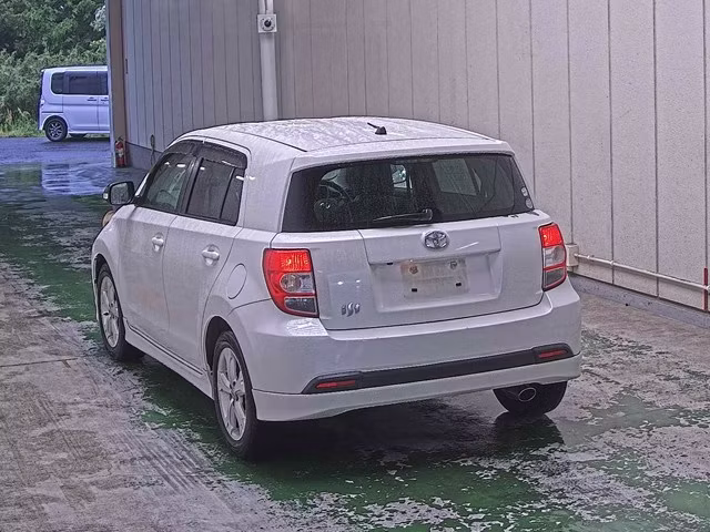 TOYOTA IST