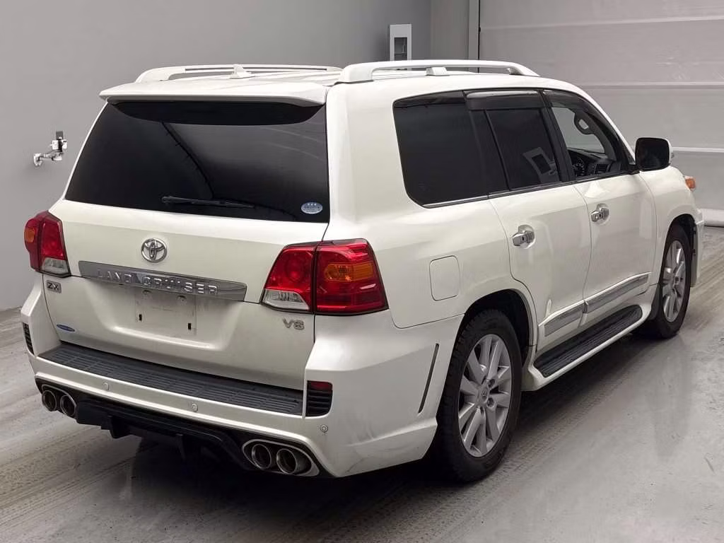 TOYOTA LAND CRUISER