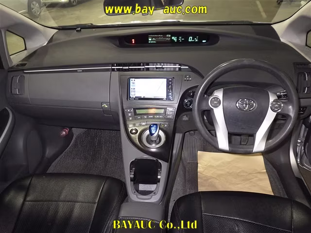 TOYOTA PRIUS