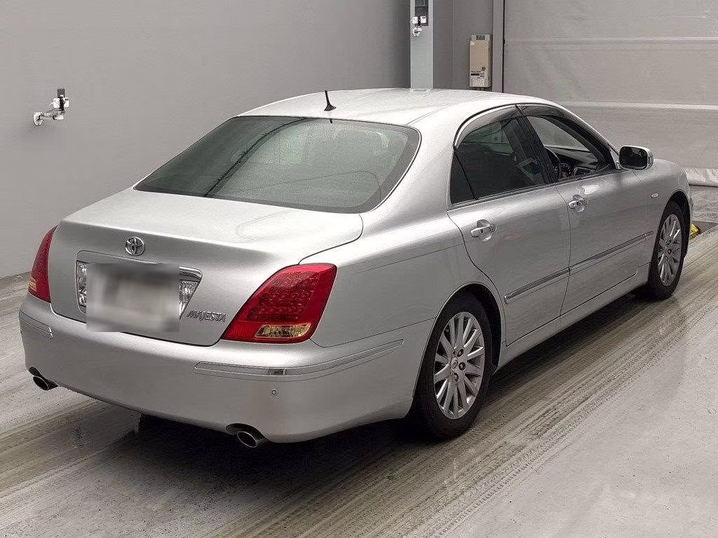 TOYOTA CROWN MAJESTA
