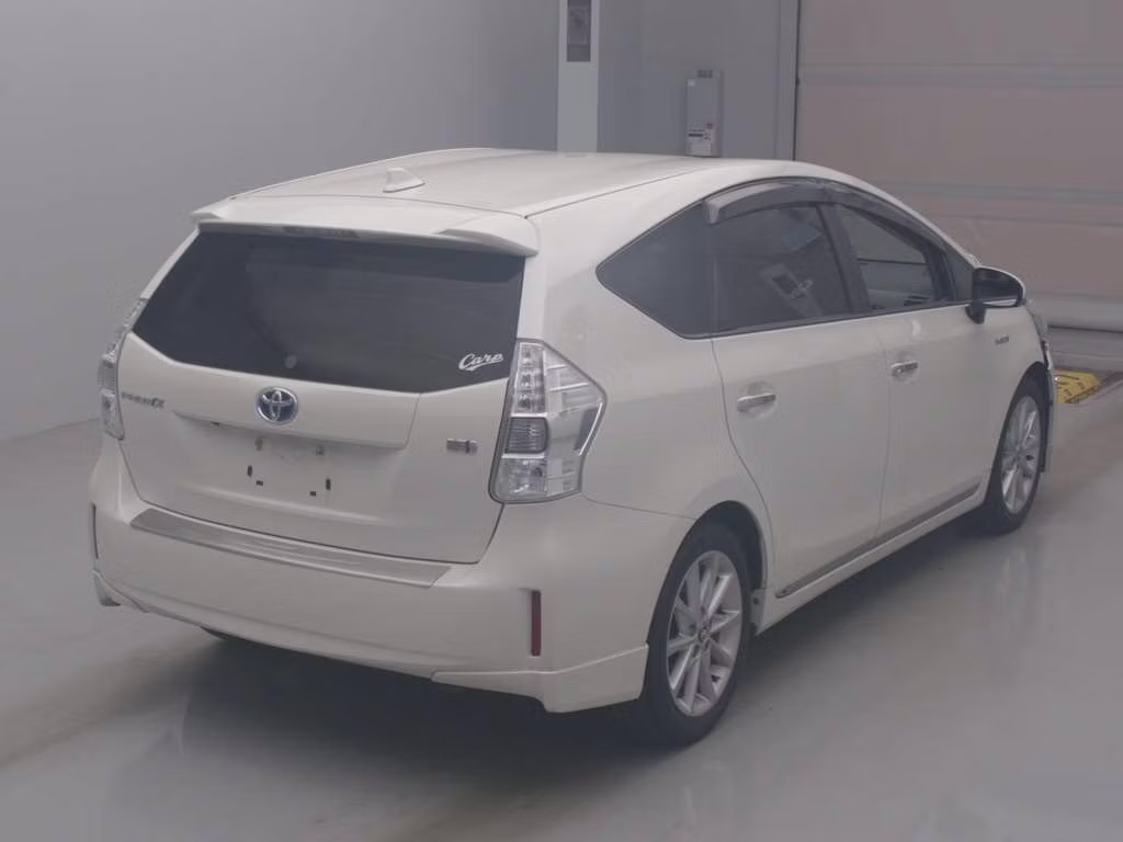 TOYOTA PRIUS ALPHA