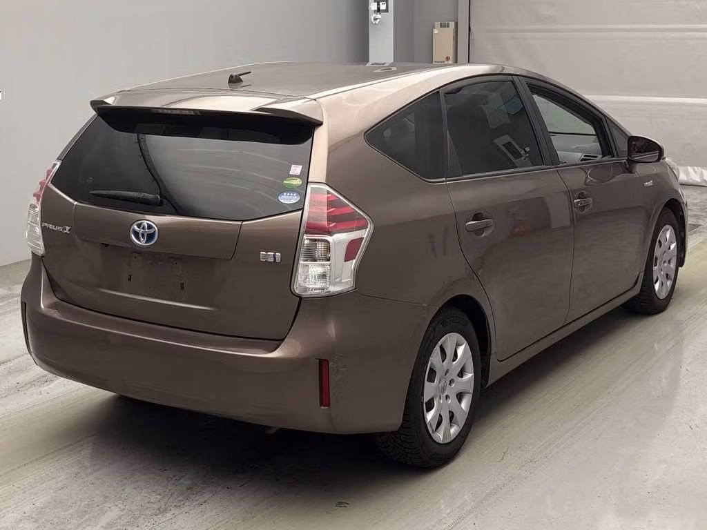 TOYOTA PRIUS ALPHA