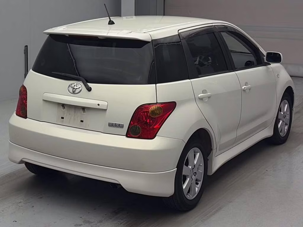 TOYOTA IST