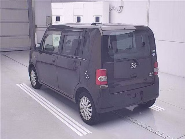 DAIHATSU MOVE CONTE