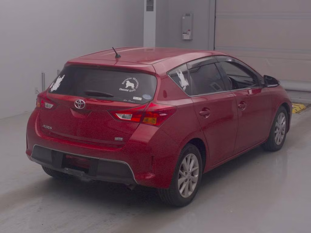 TOYOTA AURIS