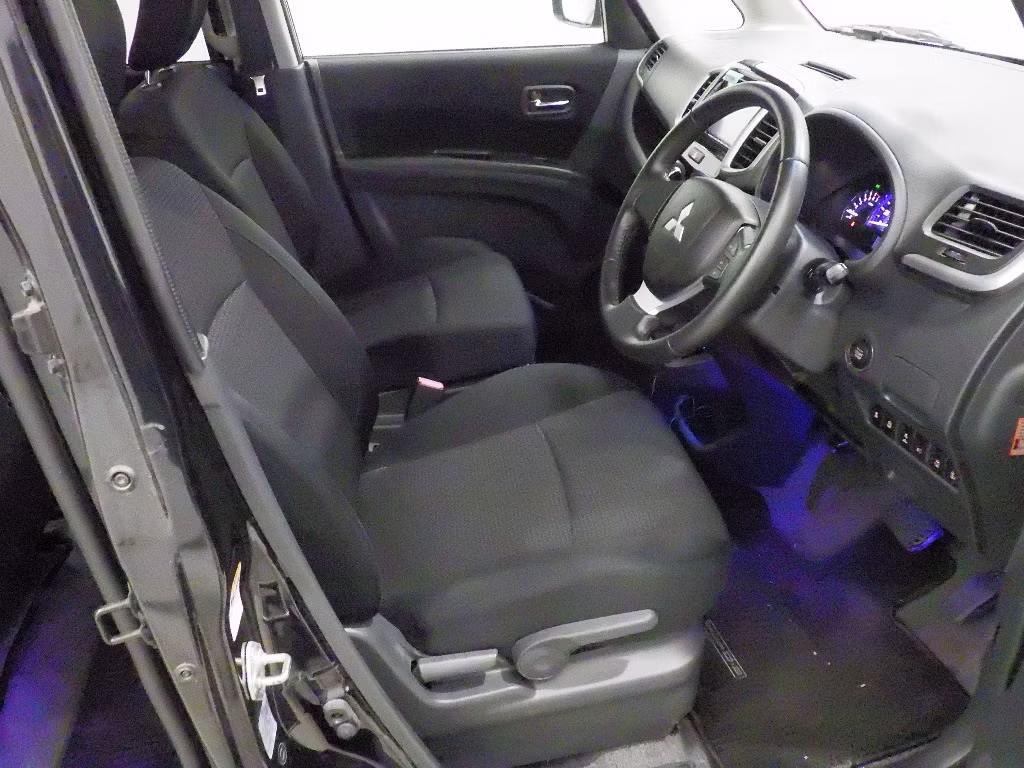 MITSUBISHI DELICA D:2