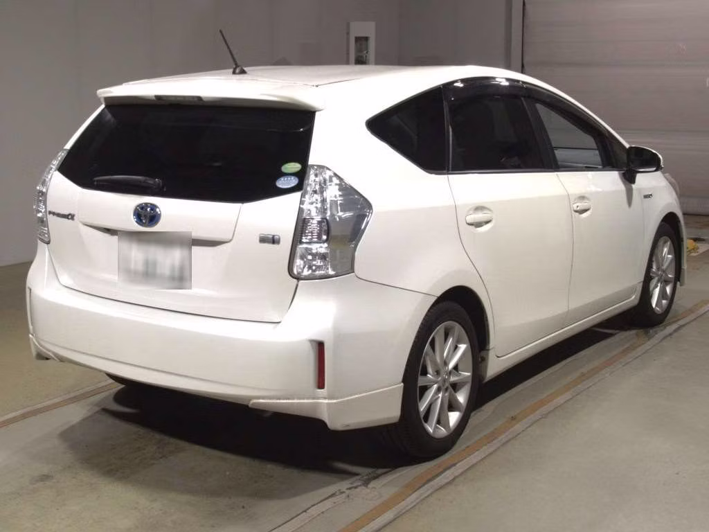 TOYOTA PRIUS ALPHA