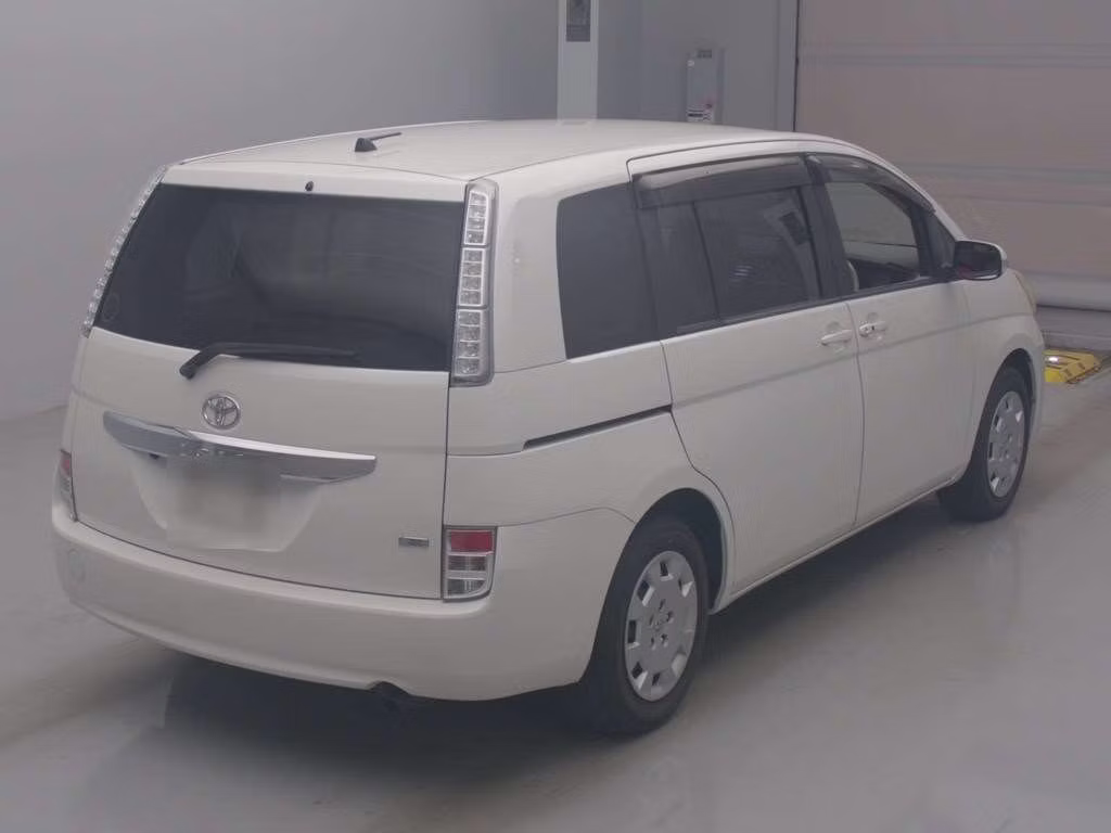 TOYOTA ISIS