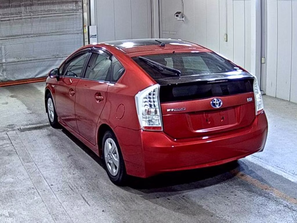 TOYOTA PRIUS