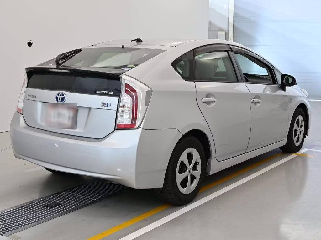 TOYOTA PRIUS