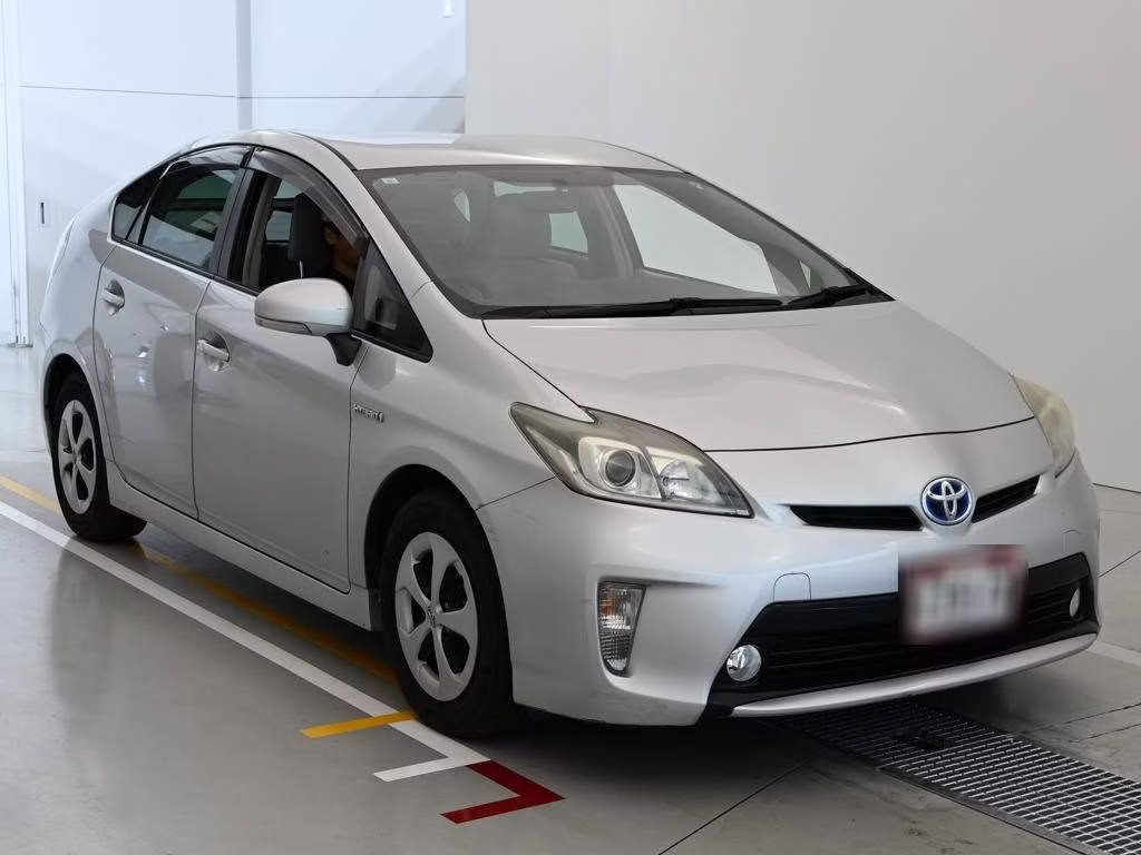 TOYOTA PRIUS