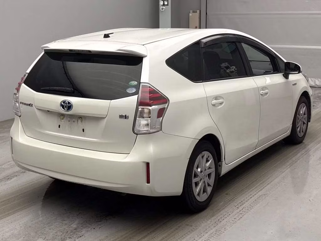 TOYOTA PRIUS ALPHA