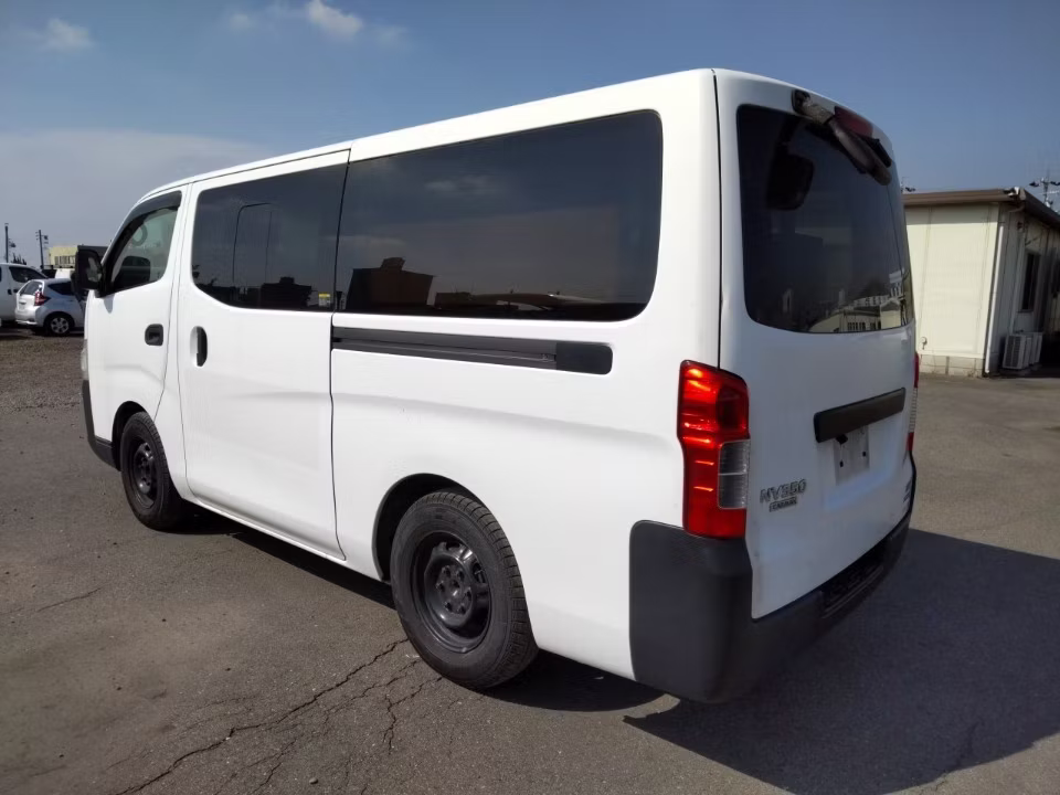 NISSAN NV350 CARAVAN
