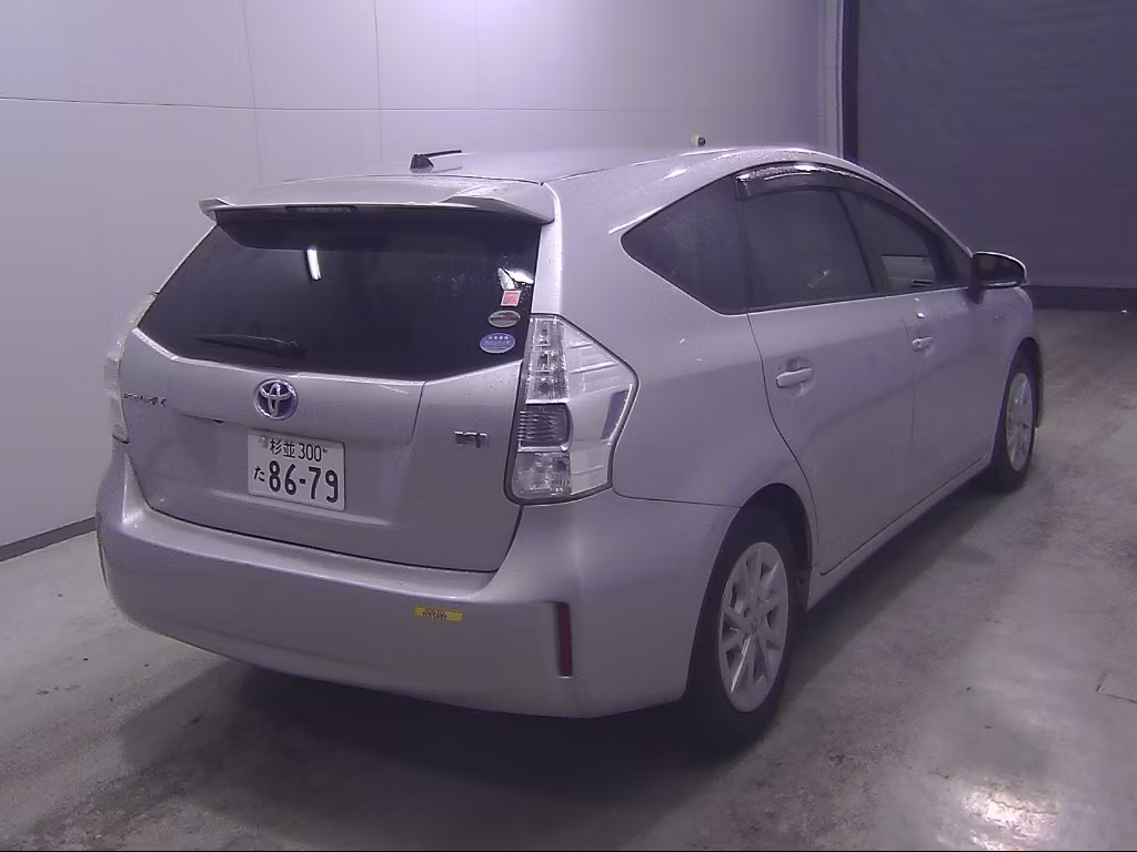 TOYOTA PRIUS ALPHA