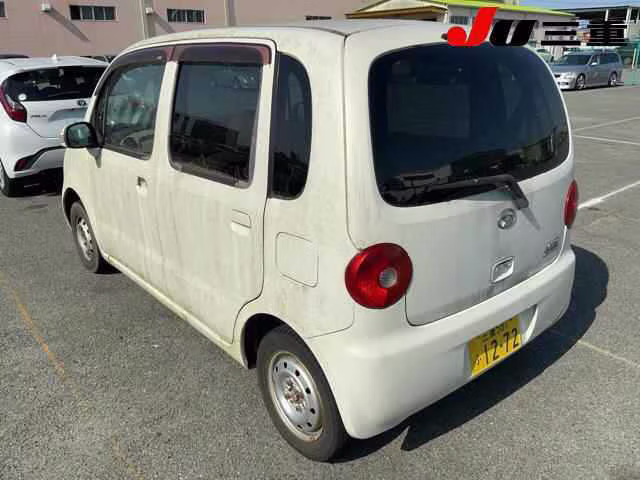 DAIHATSU MOVE LATTE
