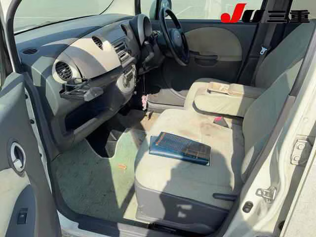 DAIHATSU MOVE LATTE
