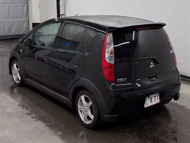 MITSUBISHI COLT