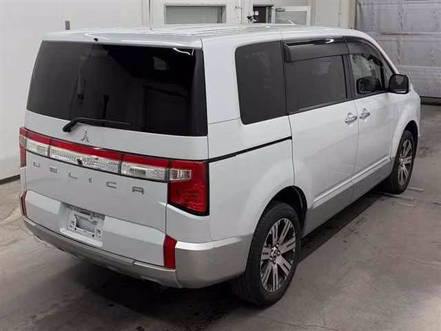 MITSUBISHI DELICA D:5