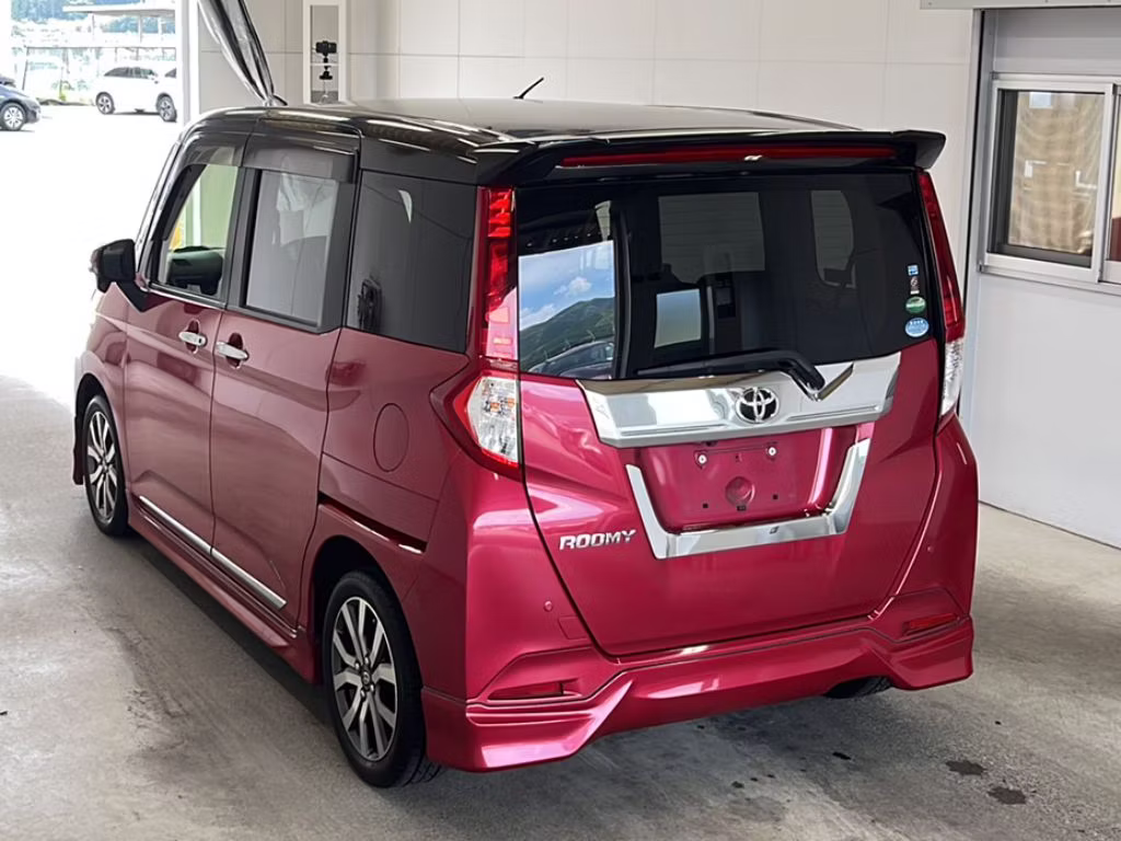 TOYOTA ROOMY