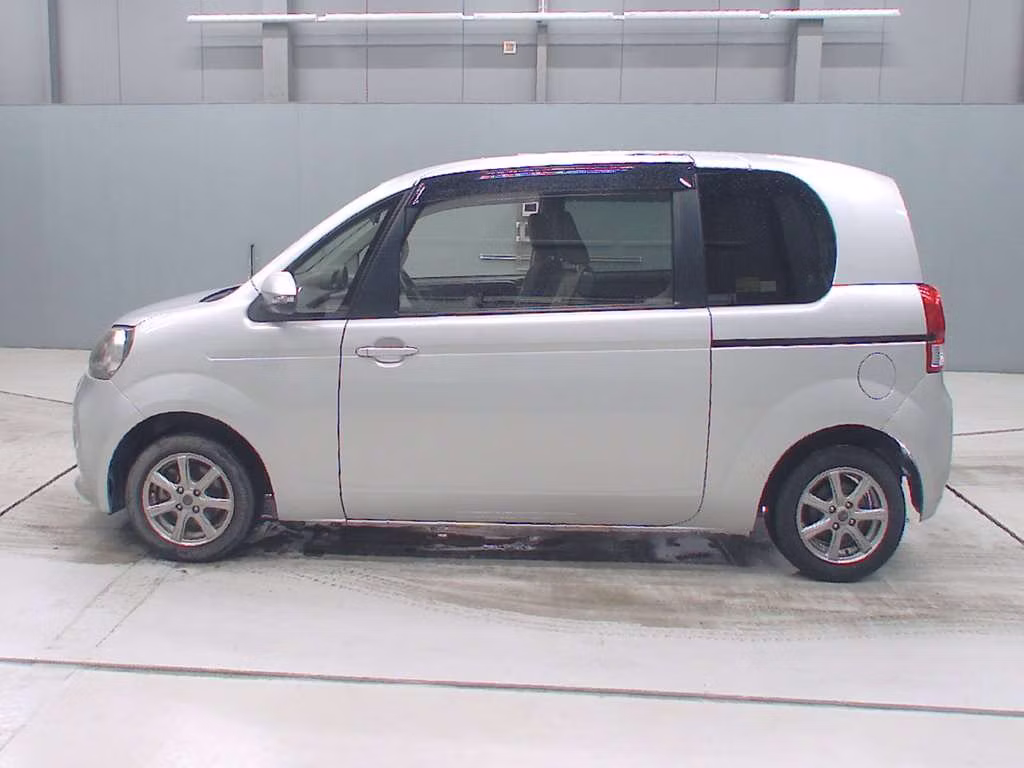 TOYOTA PORTE