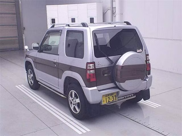 MITSUBISHI PAJERO MINI