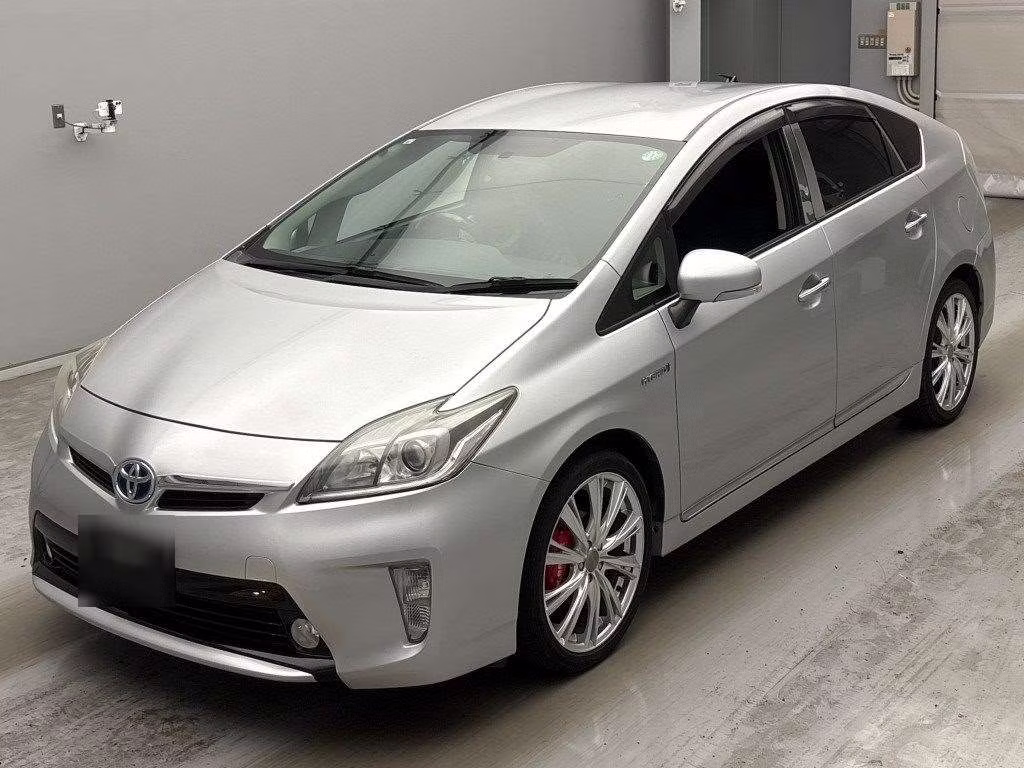 TOYOTA PRIUS